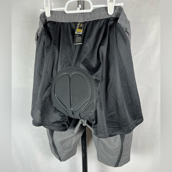 Santic Cycling Shorts Men’s XL Padded Grey Black - Picture 8 of 8